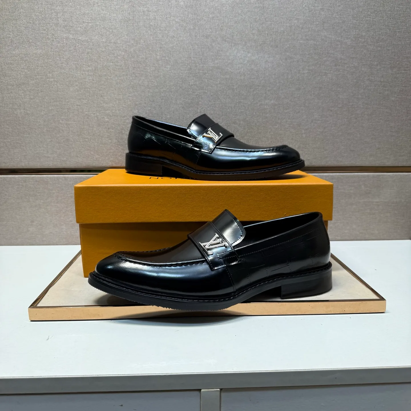 Men's men's shoes 💰pp462【LV～】Men's casual leather shoes 2025z cabinet sales simultaneously 🔶Size: 39-44#️⃣ 🔷2 colors🔜The upper is made of multi-material splicing➕Cow leather lining, comfortable and breathable, sole: original comfortable and wear-resistant outsole, ⚠️real thing📱photographed🎬real thing is better📢📢📢